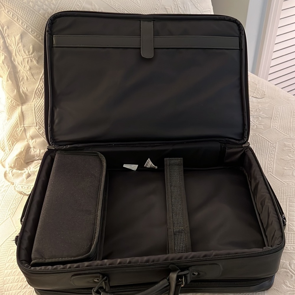 BEAUTIFUL CASE-TEK BLACK LEATHER LAPTOP CARRYING CASE - Picture 4 of 10